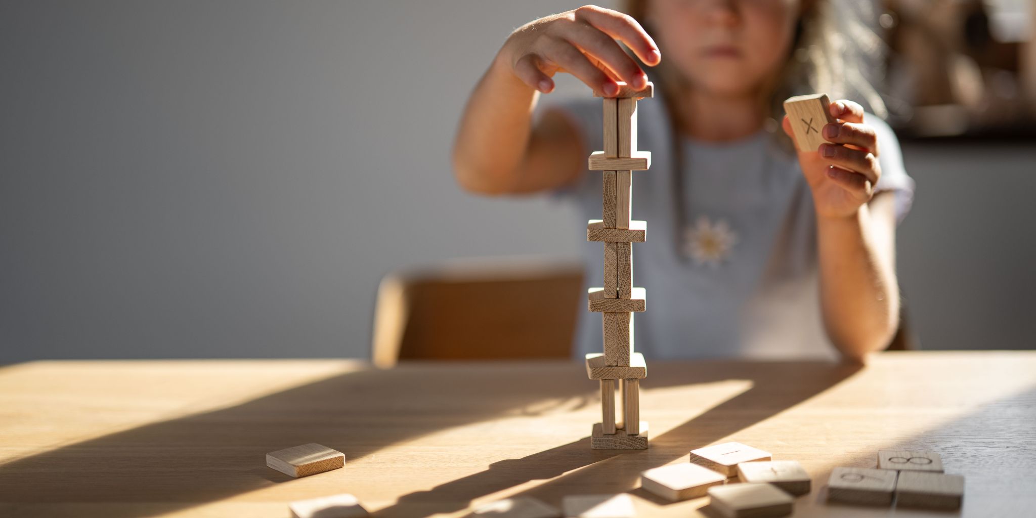 Dřevěná motorická hračka pro rozvoj dětské zručnosti